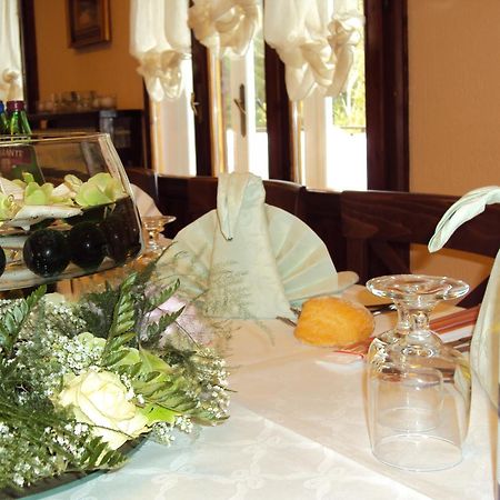 קסטיונה דלה פרסולאנה Hotel Des Alpes מראה חיצוני תמונה
