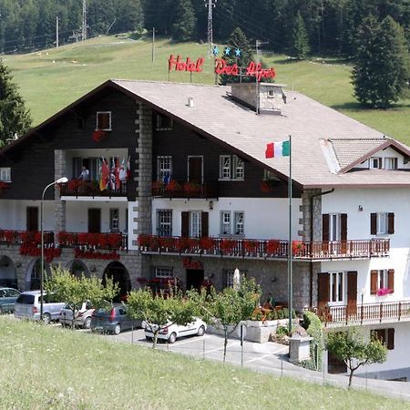 קסטיונה דלה פרסולאנה Hotel Des Alpes מראה חיצוני תמונה