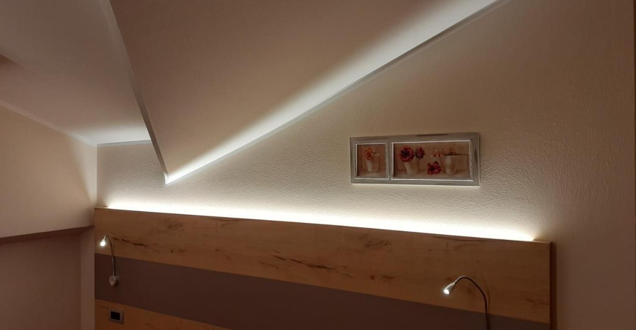 קסטיונה דלה פרסולאנה Hotel Des Alpes מראה חיצוני תמונה