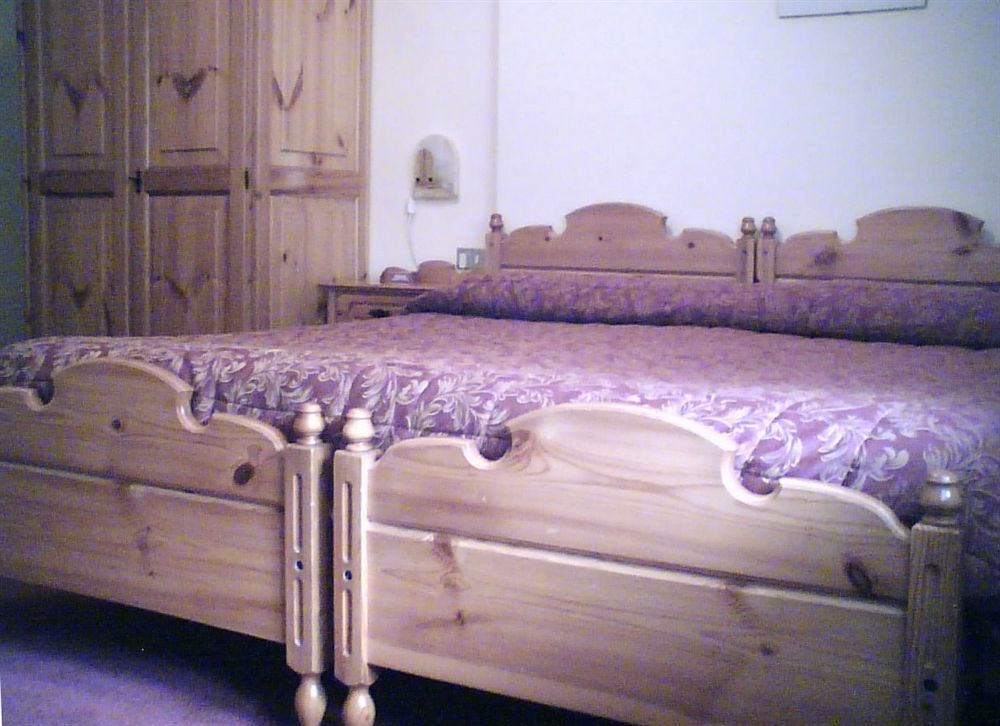 קסטיונה דלה פרסולאנה Hotel Des Alpes מראה חיצוני תמונה