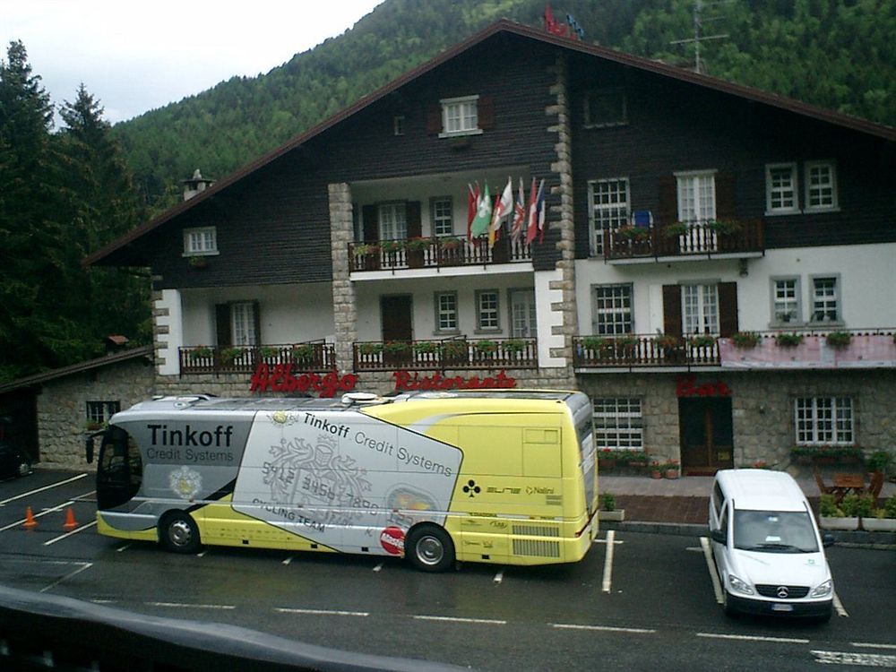 קסטיונה דלה פרסולאנה Hotel Des Alpes מראה חיצוני תמונה