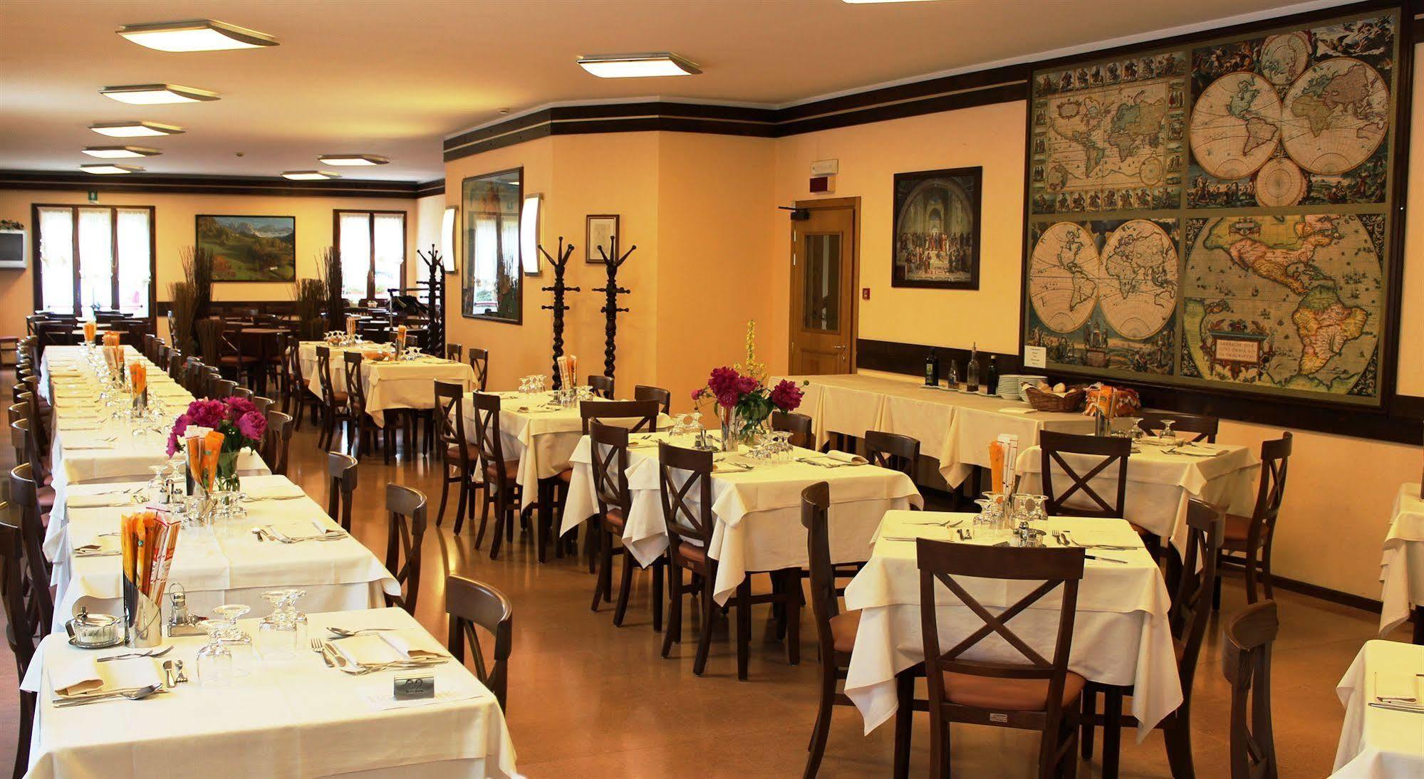 קסטיונה דלה פרסולאנה Hotel Des Alpes מראה חיצוני תמונה