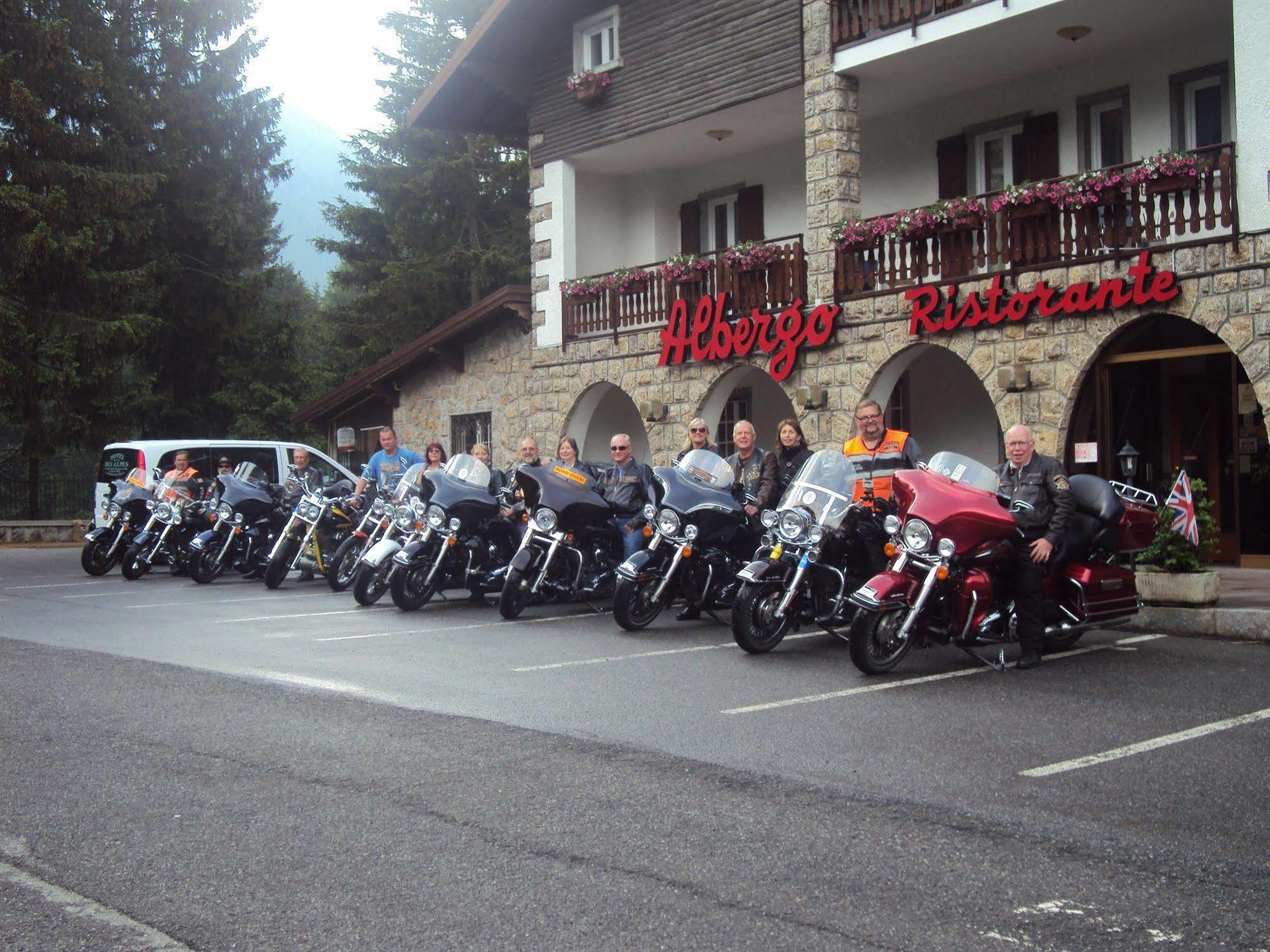 קסטיונה דלה פרסולאנה Hotel Des Alpes מראה חיצוני תמונה