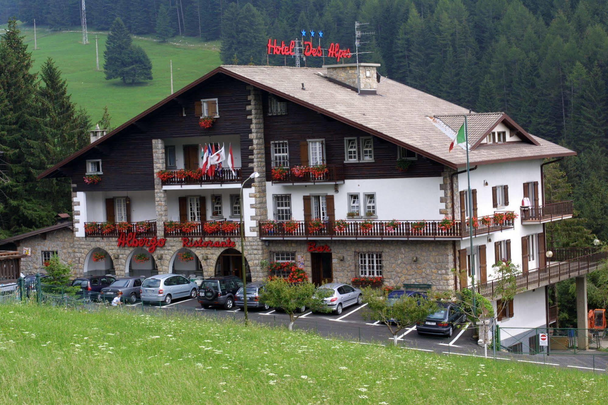 קסטיונה דלה פרסולאנה Hotel Des Alpes מראה חיצוני תמונה
