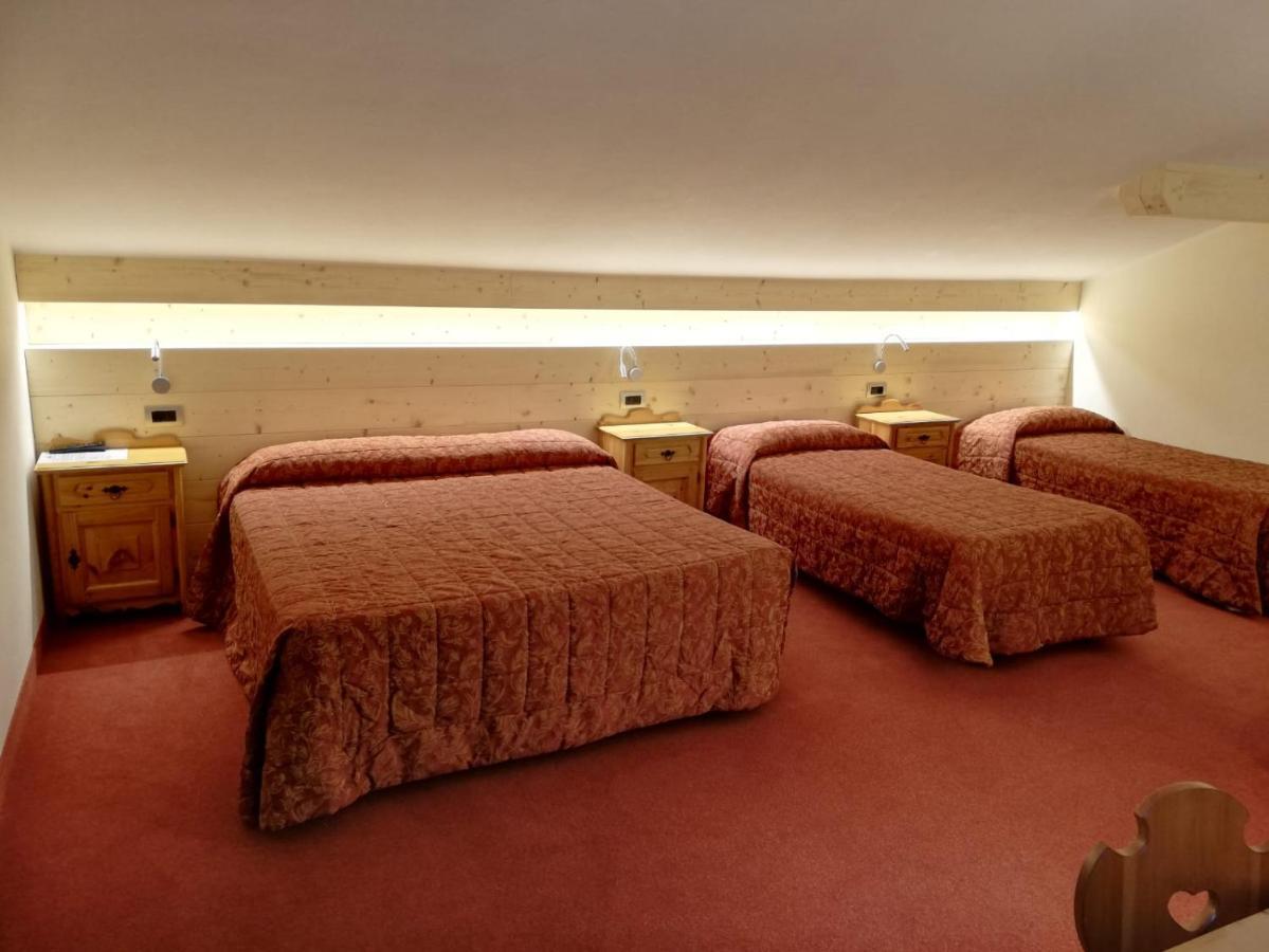 קסטיונה דלה פרסולאנה Hotel Des Alpes מראה חיצוני תמונה